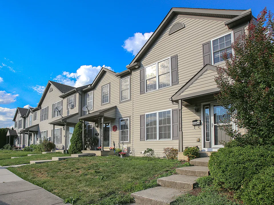 325 Saint Nicholas St #323