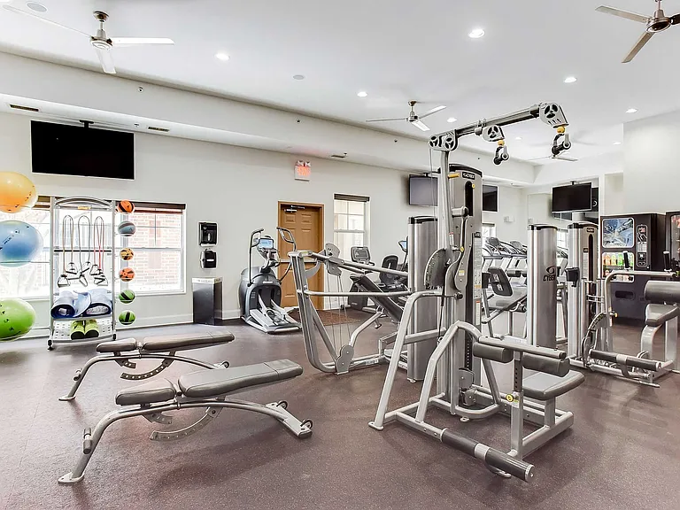 308_University Commons_Interior_Fitness Center_04_web
