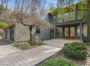 94 Campbell Dr, Stamford, CT 06903