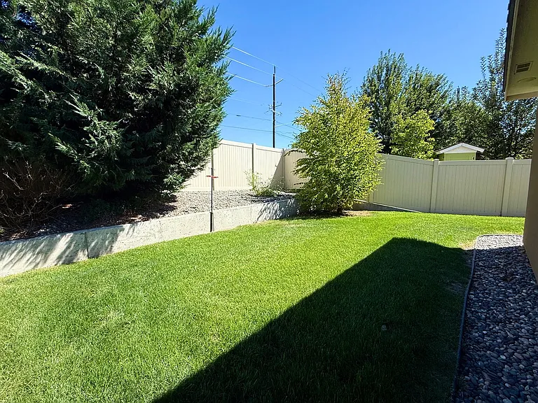 22 NE Hadley Way — Photo 45