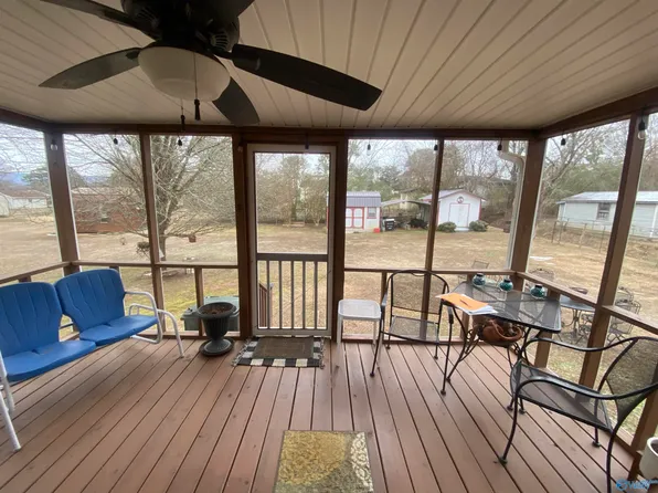 2012 Cunningham St, Scottsboro, AL 35769