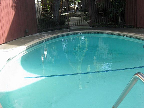 4th image of 8427 Balboa Blvd #17