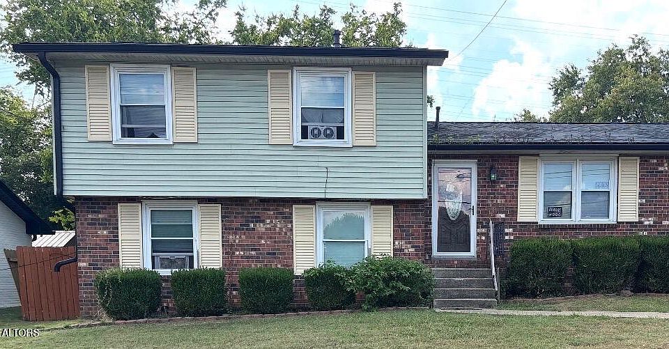 1st image of 209 Connare Dr