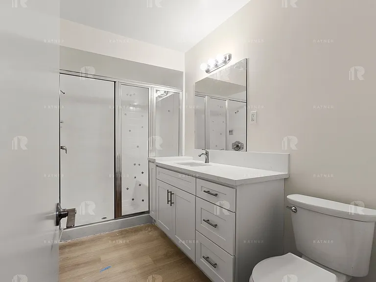 (An/Ti/Yo:B) 4216 Mary Ellen Avenue — Photo 21