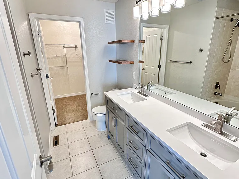Master full bath with walk in closet. Vanity replaced in September 2024.