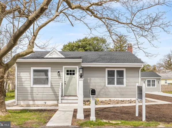 9 S 6th St, Del Haven, NJ 08251