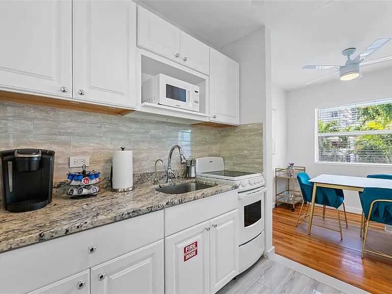 3015 Seville St #7 — Photo 15
