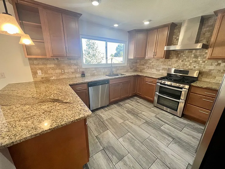 1544 S Fraser Way — Photo 7