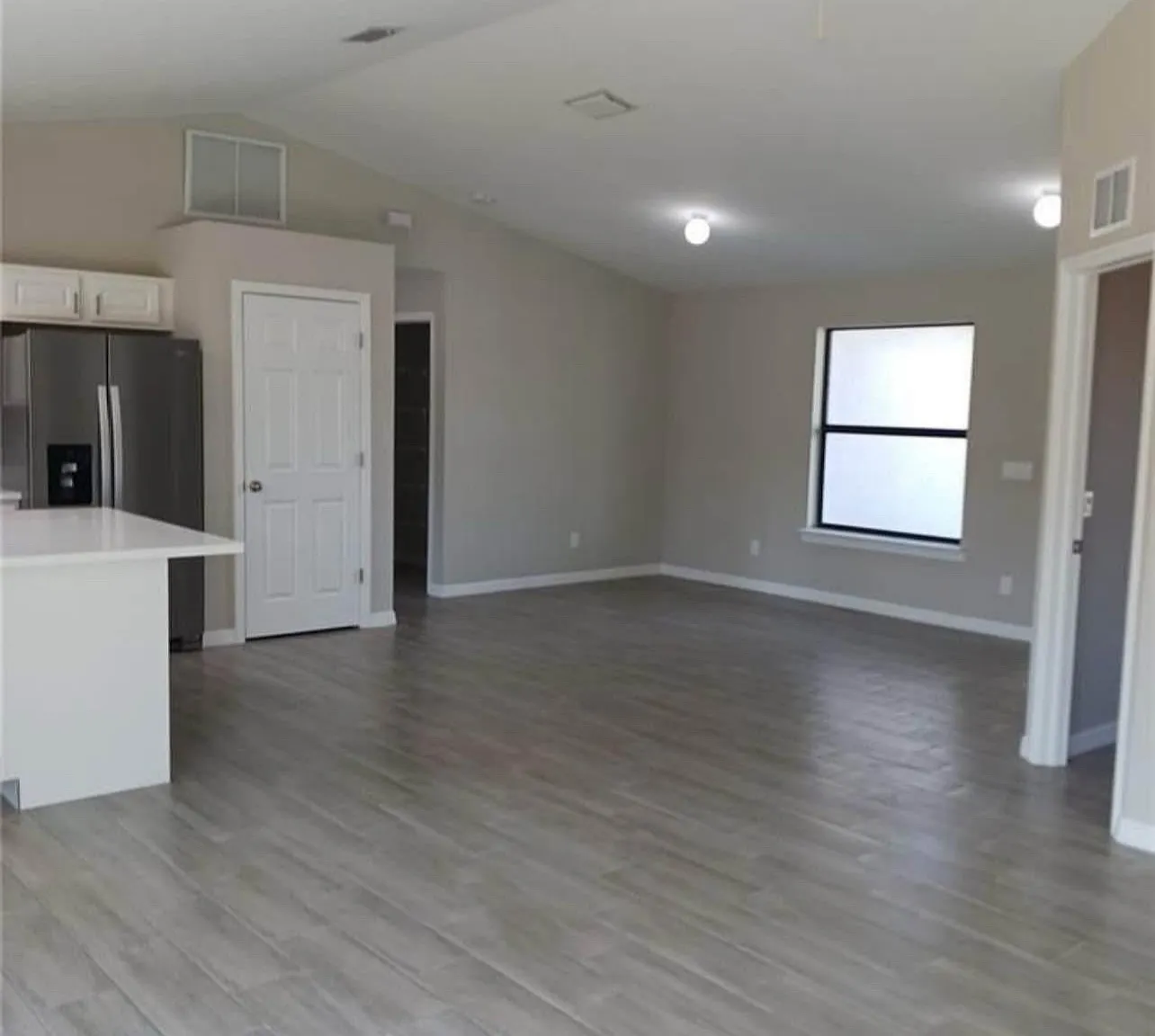 4 bed, 1571 sqft, $2,200 — Photo 4