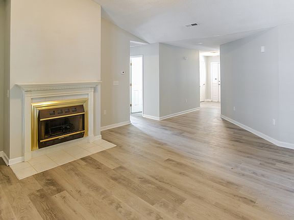 3rd image of 167 Cheshire Ct