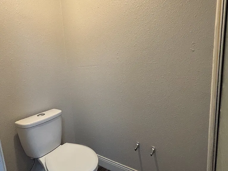 5660 E Lake Mead Blvd #D — Photo 8