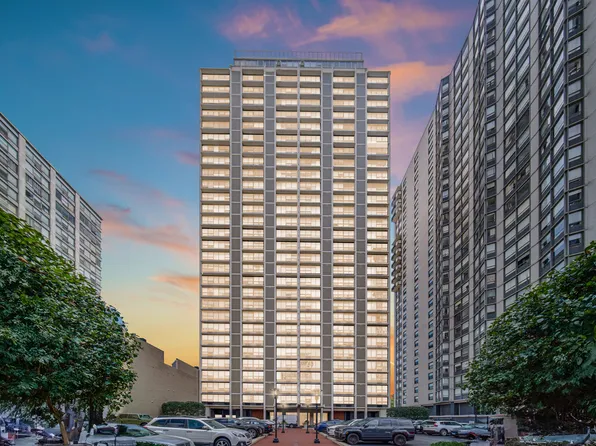5733 N Sheridan Rd APT 27C, Chicago, IL 60660