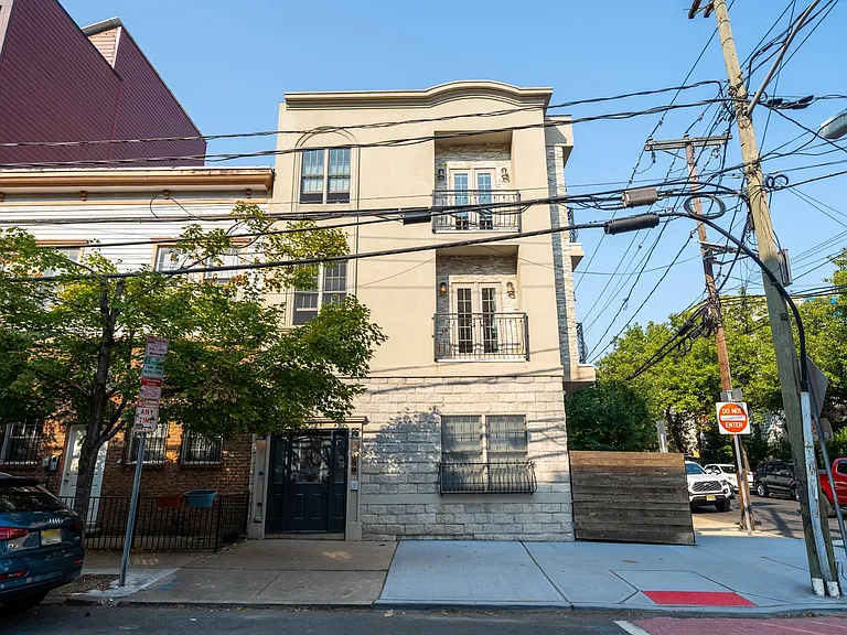 133 Brunswick St #2 — Photo 35