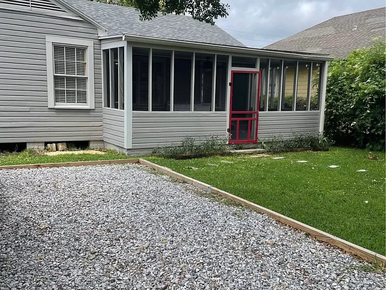 419 N Hodges St — Photo 3