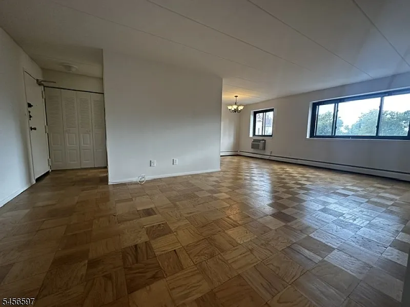1 bed, 1.0 bath, 800 sqft, $1,925 — Photo 2