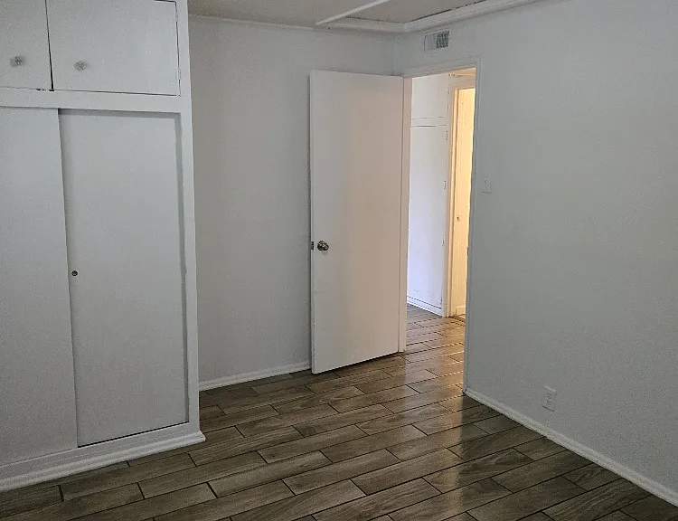 4233 N 42nd Pl — Photo 8