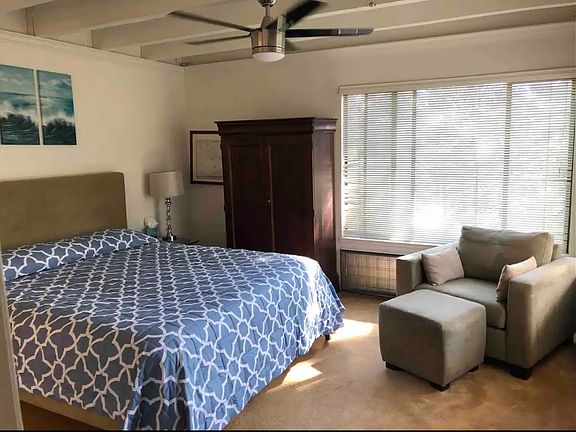 4th image of 223 Clubhouse Cir