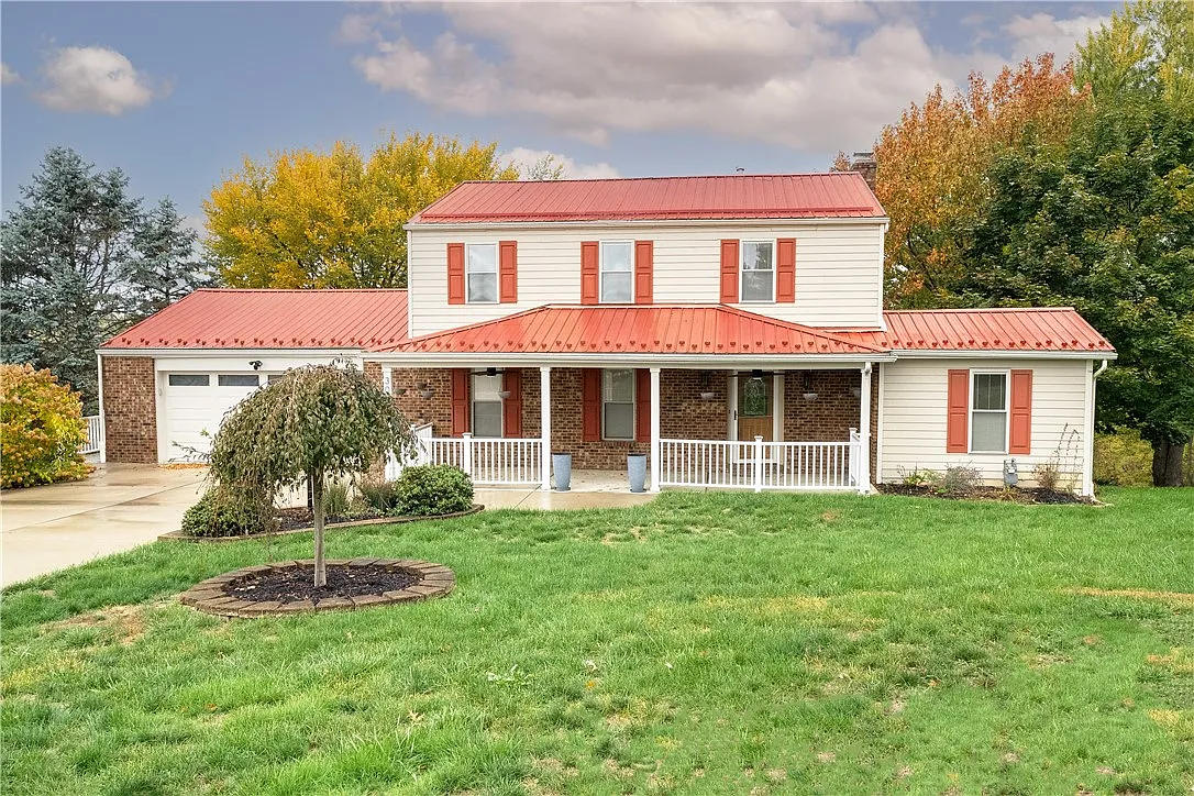 3021 Investors Rd photo 1
