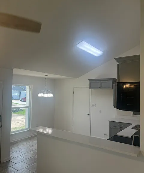 37430 W Hillside Dr — Photo 3
