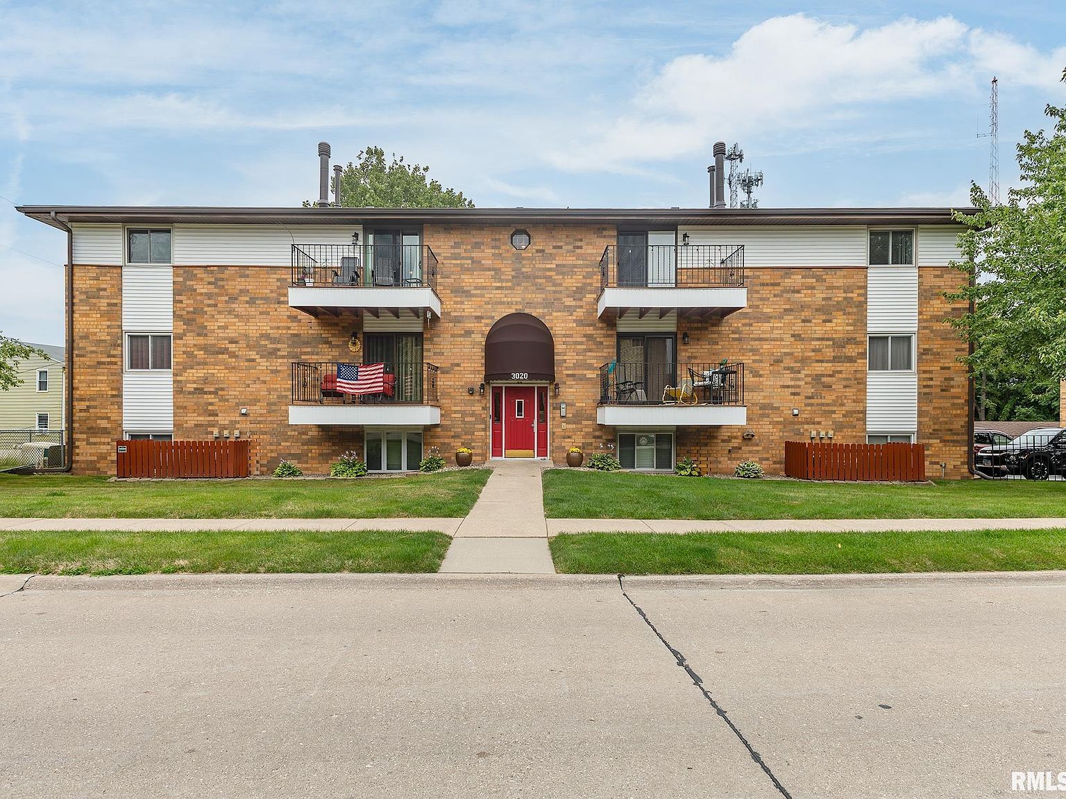 3020 4th St APT 3, Moline, IL 61265 Zillow