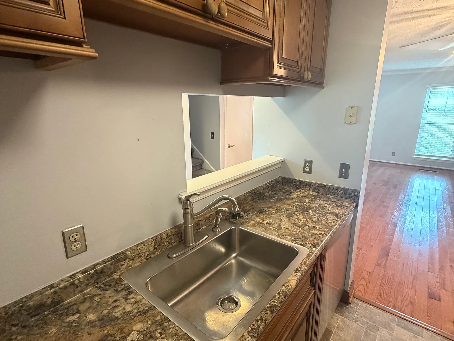 2 bed, 1032 sqft, $1,700 — Photo 3