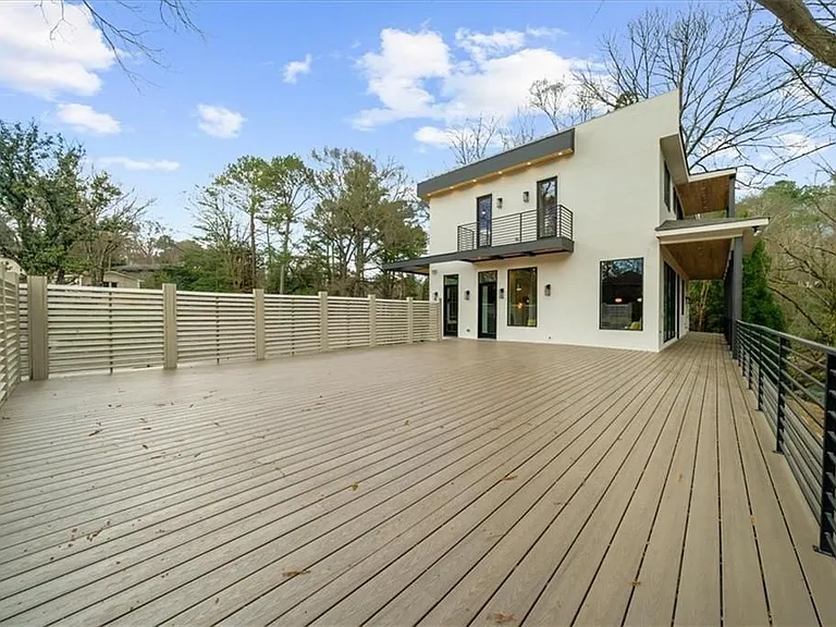 942 Peachtree Battle Cir — Photo 30