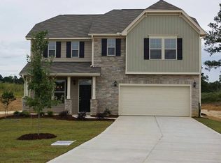 14 Hallow Oak St, Spring Lake, NC 28390