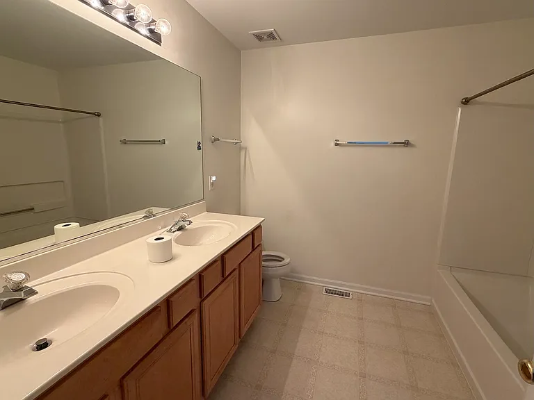 2392 Sunrise Ct — Photo 10