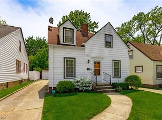 3374 Spangler Rd, Cleveland Heights, OH 44112