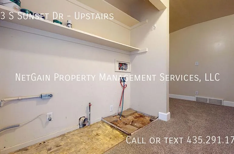 643 S Sunset Dr #UPSTAIRS — Photo 19