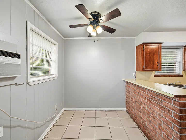 6116 1/2 Octavia St — Photo 4