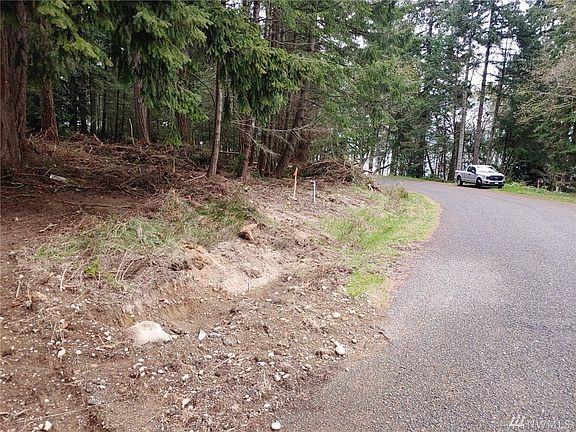 3rd image of 10220 10224 Totem Way