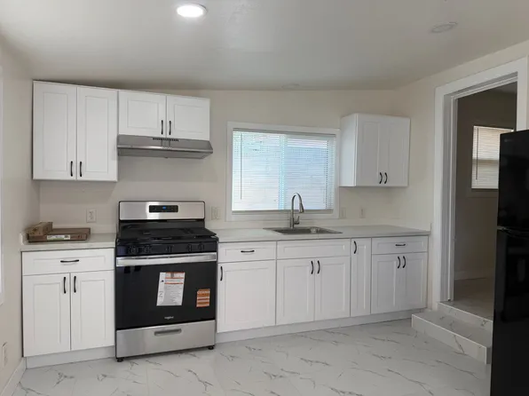 819 S Cypress Ave, 819 S Cypress Ave Back B, Santa Ana, CA 92701
