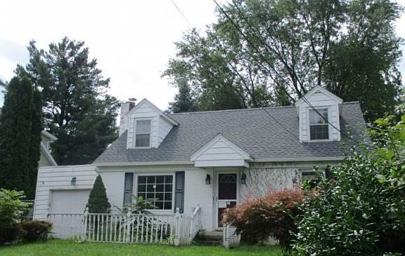 2nd image of 305 Brooklea Dr