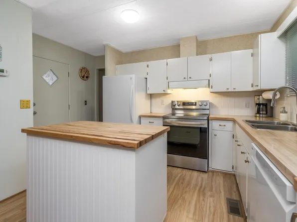 2305 200th St #46, Langley, BC V2Z 1Z2