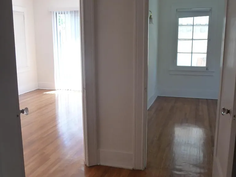 324 S Coronado St — Photo 18