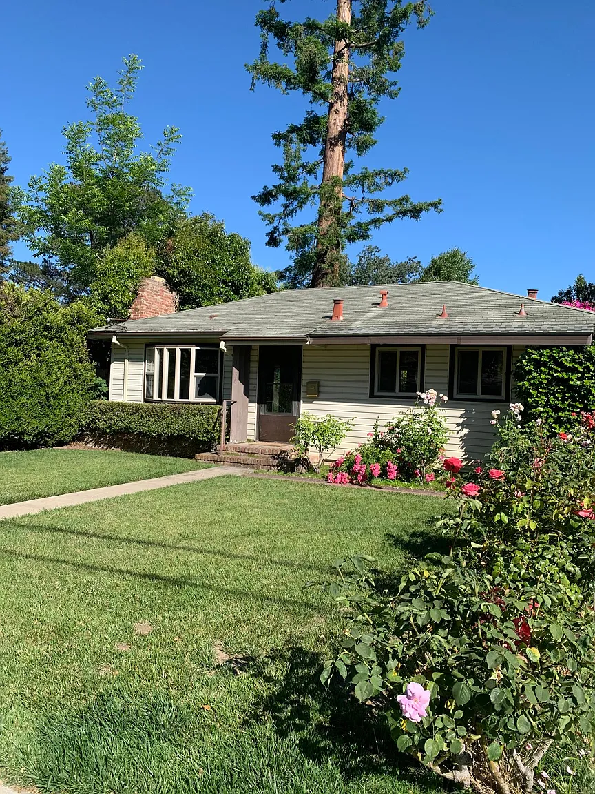 1156 Dean Ave photo 1