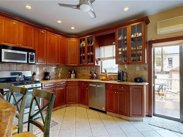 949 72nd Street image 12 of 33