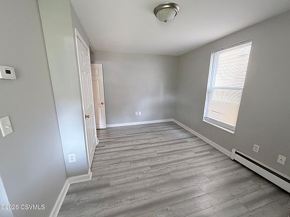 3rd image of 1232 Ferry St #101