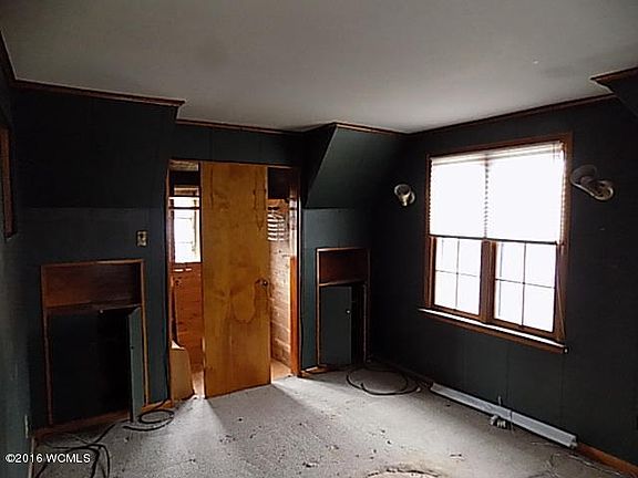 5th image of 43 Pearl St