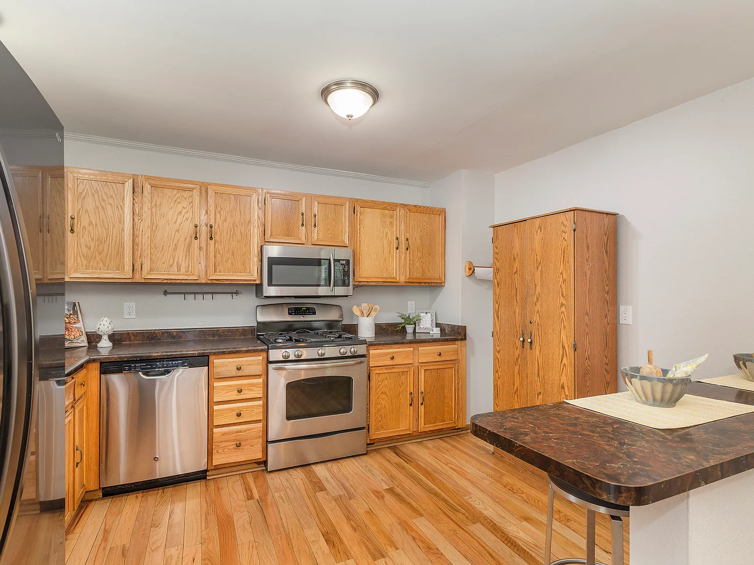 3 bed, 1740 sqft, $2,300 — Photo 4