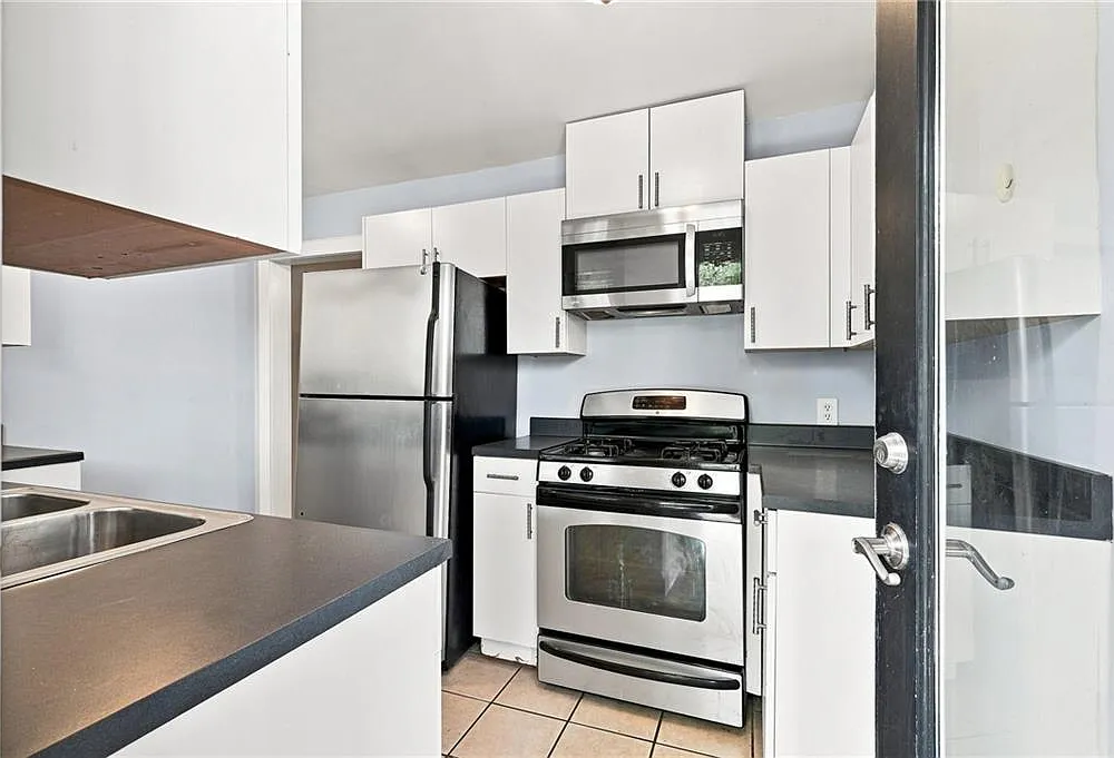 2 bed, 1.0 bath, 1020 sqft, $2,000 — Photo 4