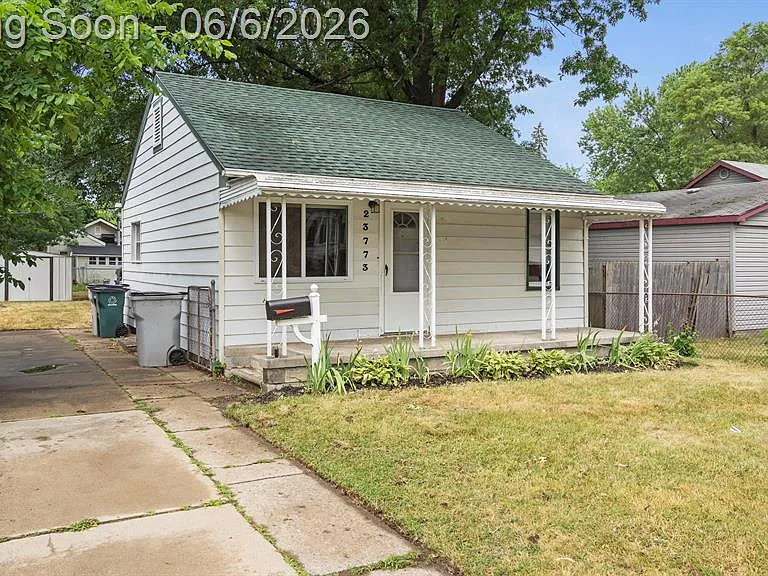 23773 Hazelwood Ave — Photo 2