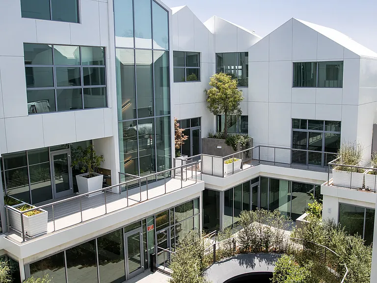 Gardenhouse Beverly Hills — Photo 14
