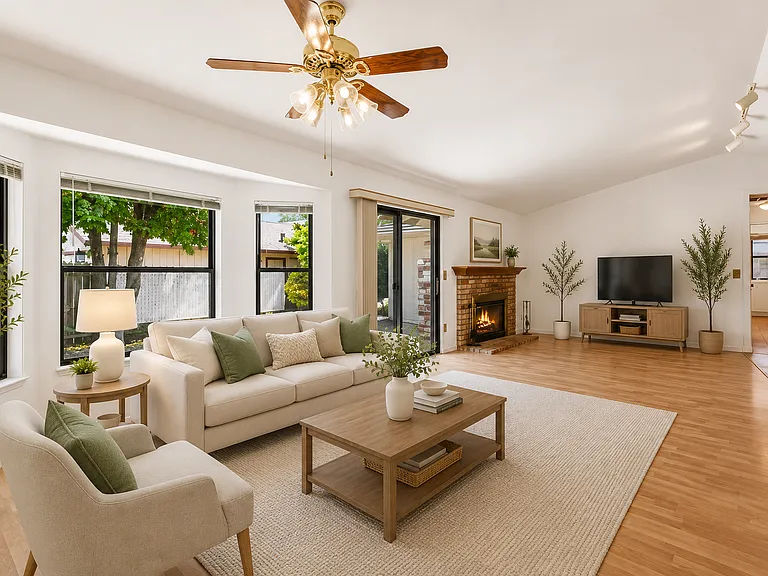 3994 Hampton Way — Photo 3