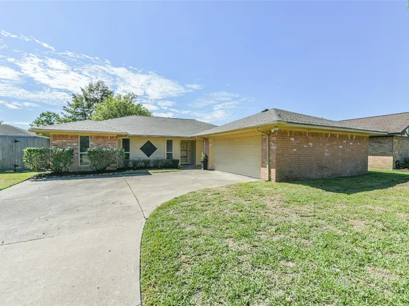 1916 Crooked Creek Ln, Pearland, TX 77581