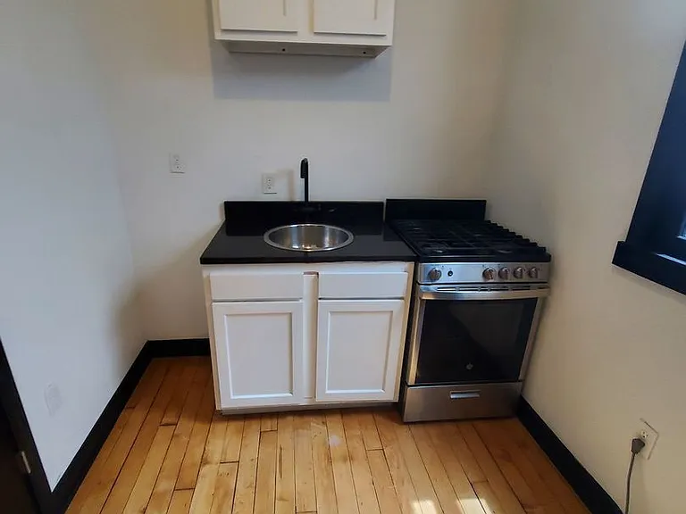 The Berm - 2001 10th Ave (24 Units Luxury Apartments) — Photo 7
