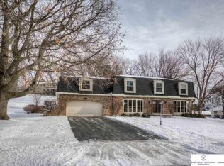 965 S 94th St, Omaha, NE 68114