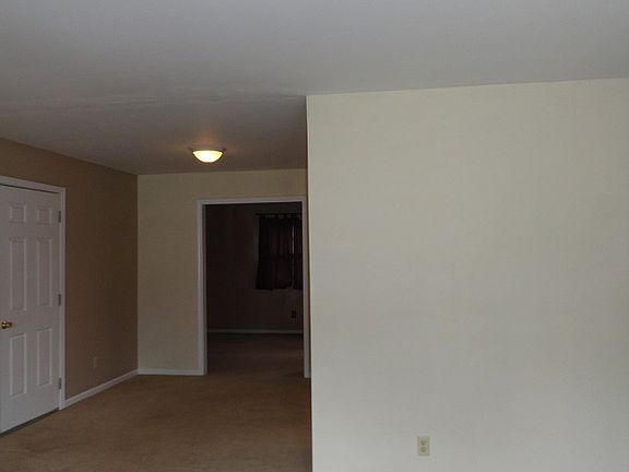 4th image of 149 Melville Dr
