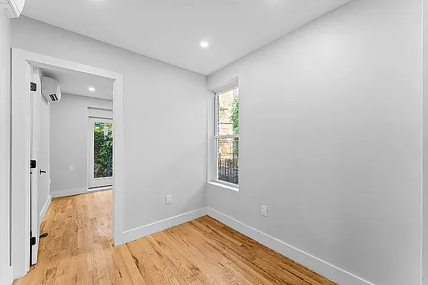 Rented by Vector New York, LLC | media 10